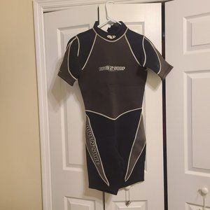 Men's Shorty Wet suit Black and Gray size large